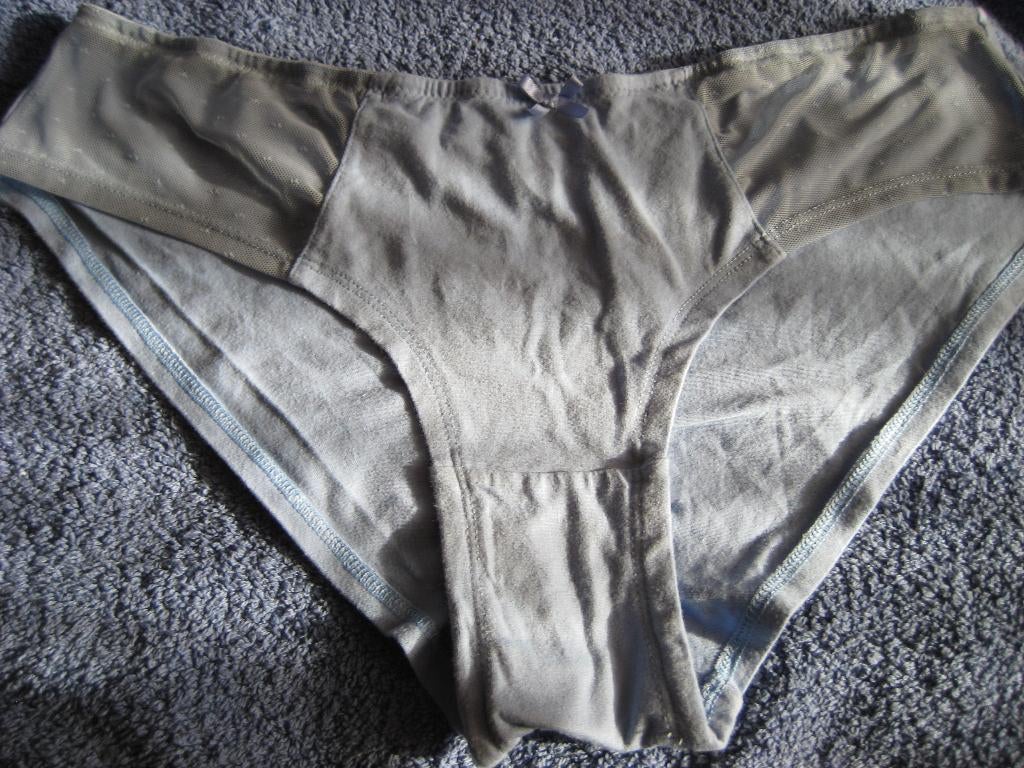 Blauwe slip, 40/42, Kleding | Dames, Ondergoed en Lingerie, Ophalen of Verzenden, Blauw, Slip