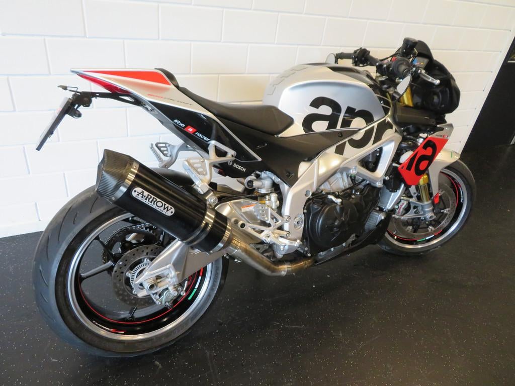 Aprilia Tuono V4 1100 FACTORY PERFECT!, Motoren, Bedrijf, 1100 cc, Naked bike