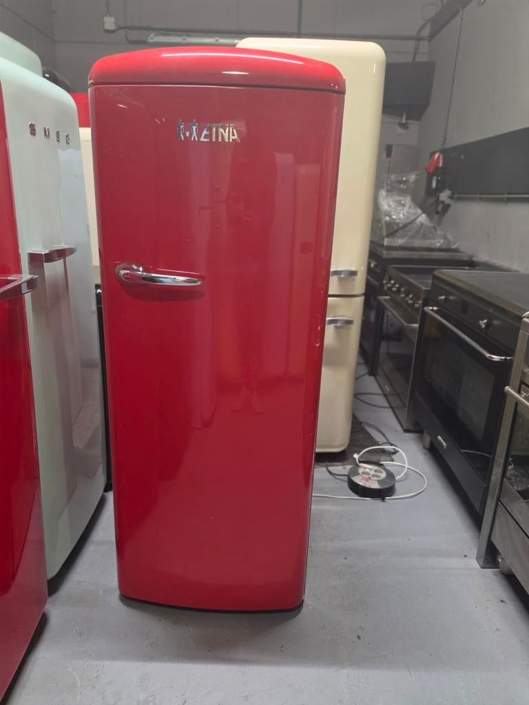 ETNA koelkast rood, Witgoed en Apparatuur, Koelkasten en IJskasten, Ophalen, Zo goed als nieuw, Energieklasse A of zuiniger, 140 tot 160 cm