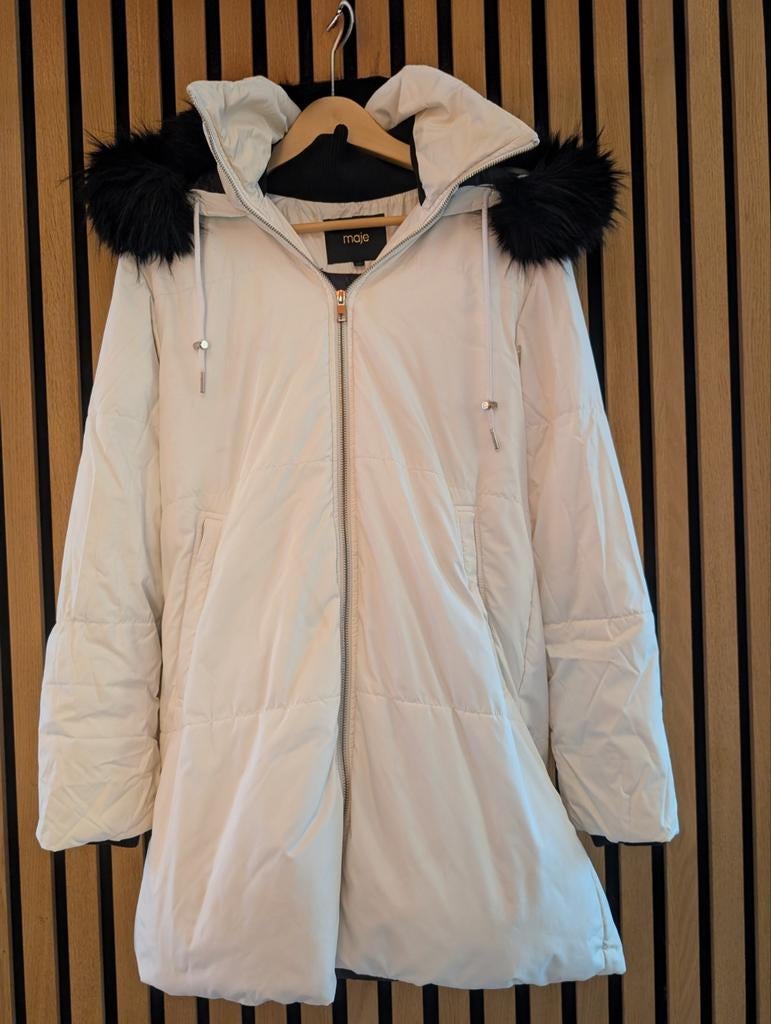 Witte Maje jas met zwarte bont kraag (maat 40), Maat 38/40 (M), Wit, Ophalen of Verzenden, Maje