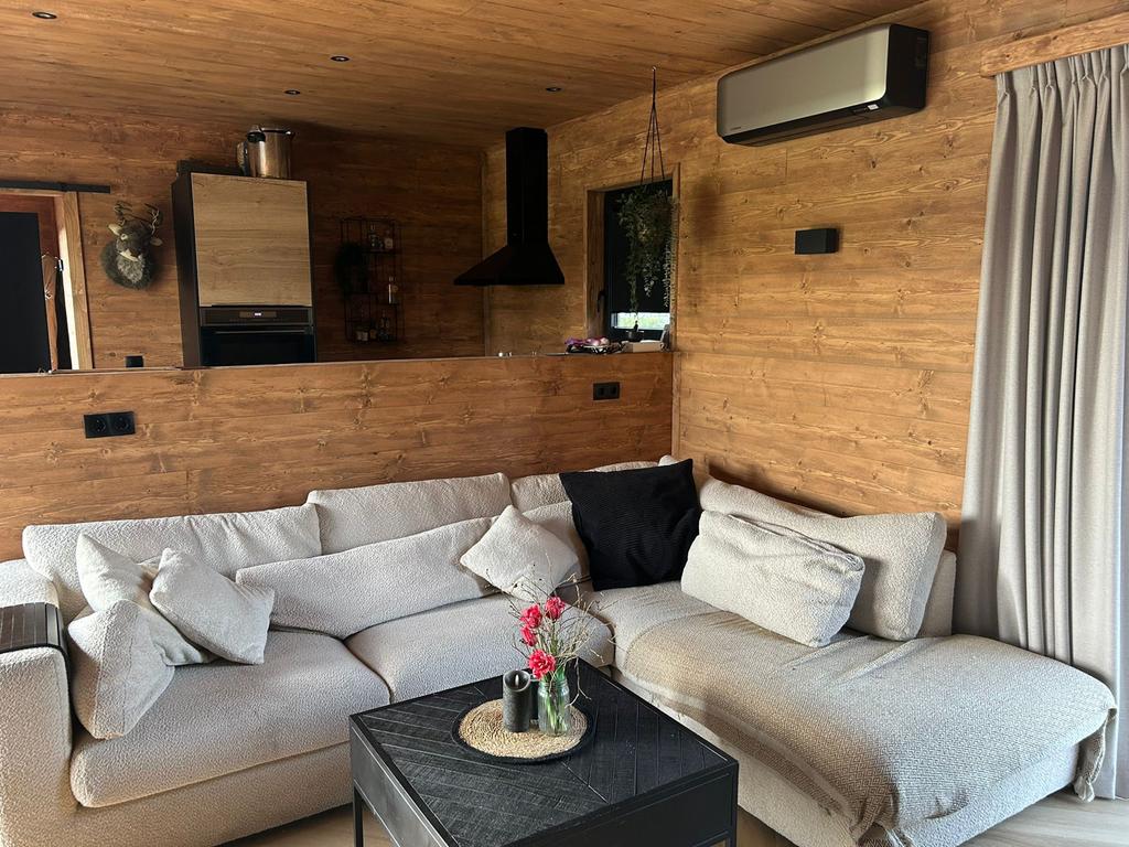 chalet lodge style met houten bekleding en veel lichtinval, Tot en met 4