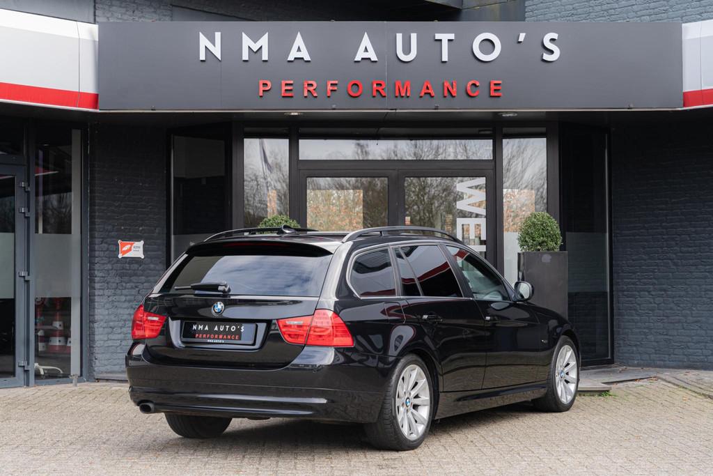 BMW 3-serie Touring 318i FACELIFT / NAVI / ONDERHOUDEN / AUT, Auto's, Automaat, Euro 5, 1435 kg, Zwart