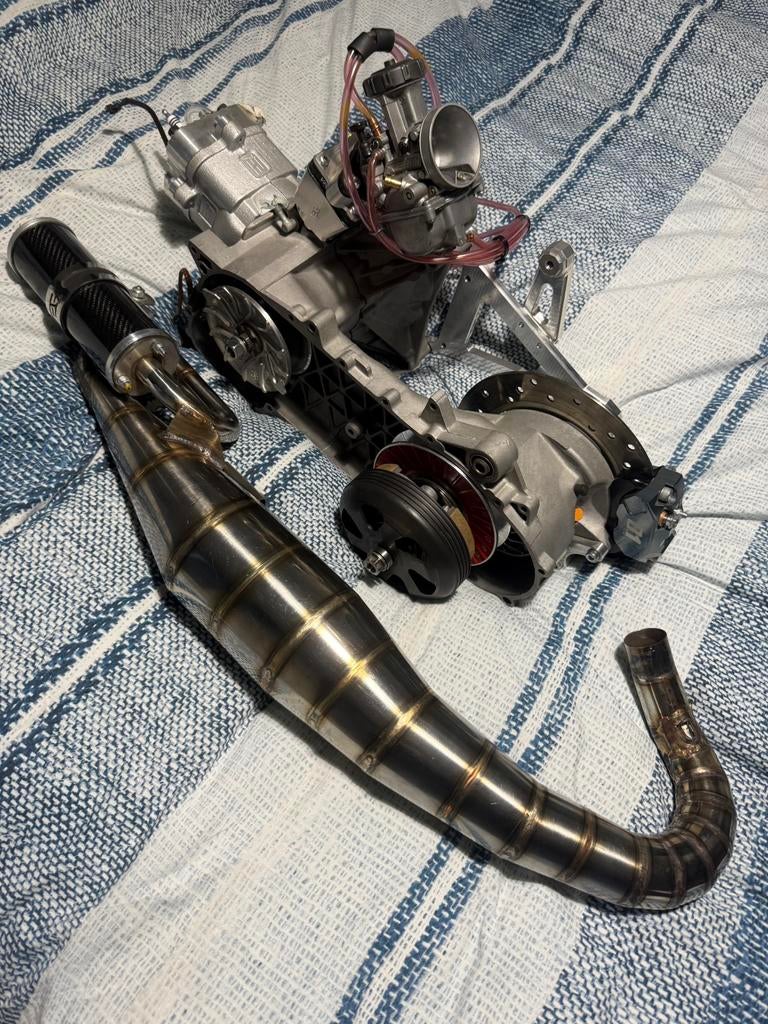 HT 210cc monsterblok ( waardepeiling ), Fietsen en Brommers, Brommeronderdelen | Algemeen, Zo goed als nieuw, Blok, Ophalen of Verzenden