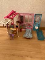 Compleet barbiehuis, winkel, scooter en paarden, Ophalen of Verzenden, Zo goed als nieuw, Poppenhuis