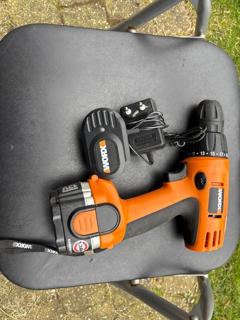 Worx 12V Accuboormachine met lader, Ophalen, Gebruikt, Variabele snelheid, Boor- en Schroefmachine