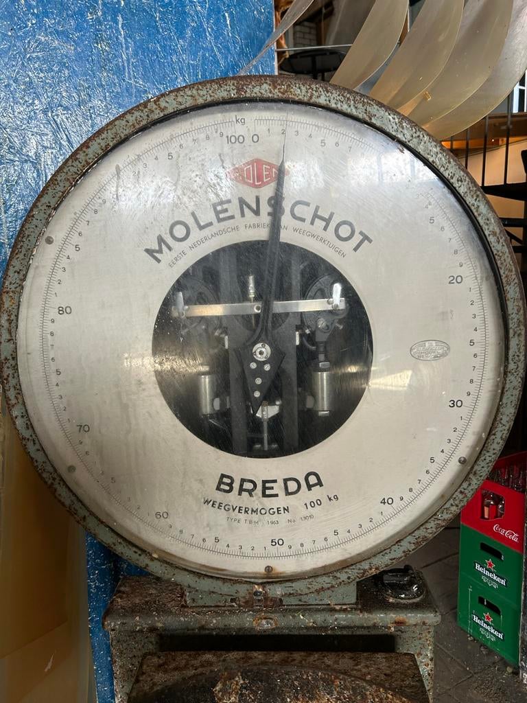 Klassieke Molenschot mengvoeder weegschaal, Ophalen