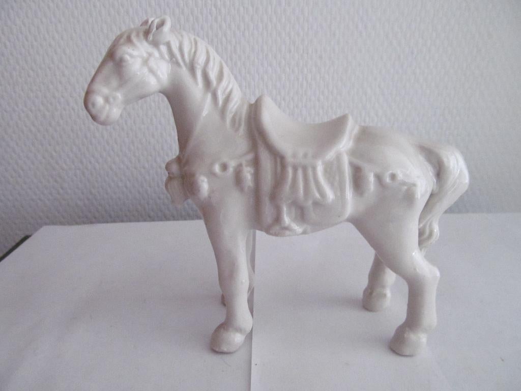 Tang paard - blanc de chine, Antiek en Kunst, Antiek | Porselein, Ophalen