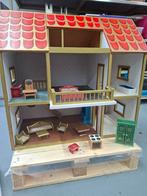 Poppenhuis met meubeltjes, Ophalen, Poppenhuis