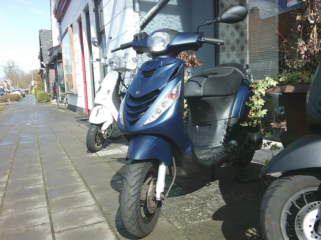 Piaggio zip 4t mat blauw, Fietsen en Brommers, Ophalen, Gebruikt, ., Maximaal 45 km/u