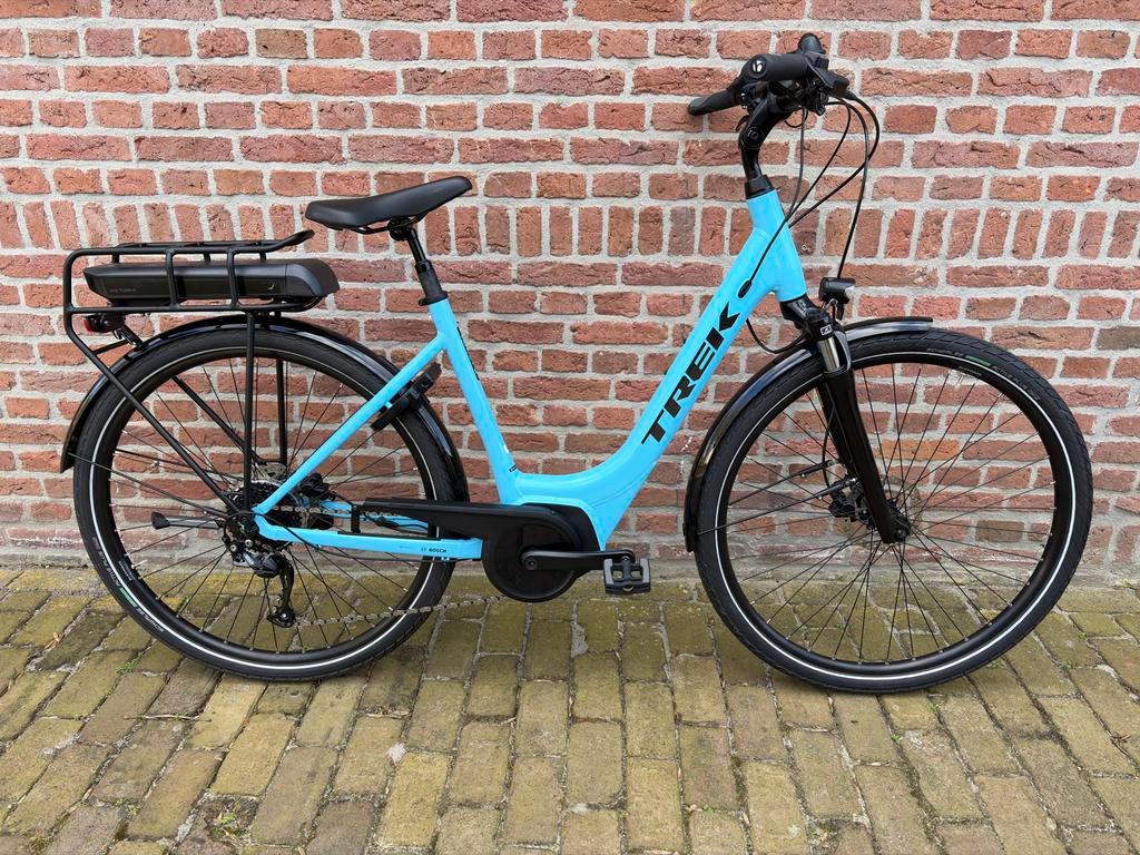 Trek Verve+ 2 - Bosch Performance line - 9 versnellingen, Fietsen en Brommers, Zo goed als nieuw, 51 tot 55 cm, 50 km per accu of meer