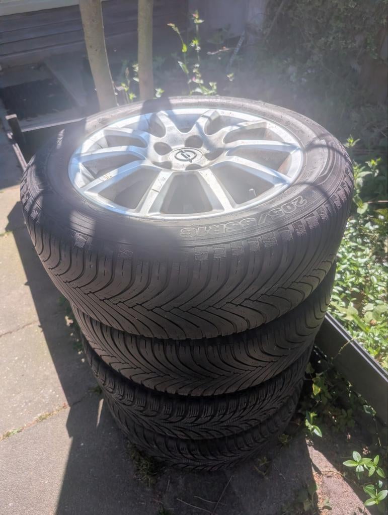 4 banden op velg 205/55R16, Auto-onderdelen, Banden en Velgen, Gebruikt, 16 inch, Banden en Velgen, All Season