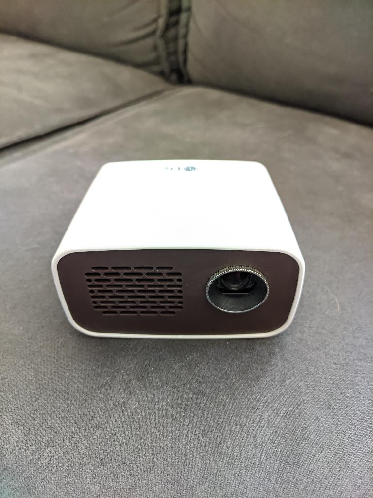 LG Beamer inclusief projectiescherm en statief, Ophalen, HD (720), LED, Zo goed als nieuw