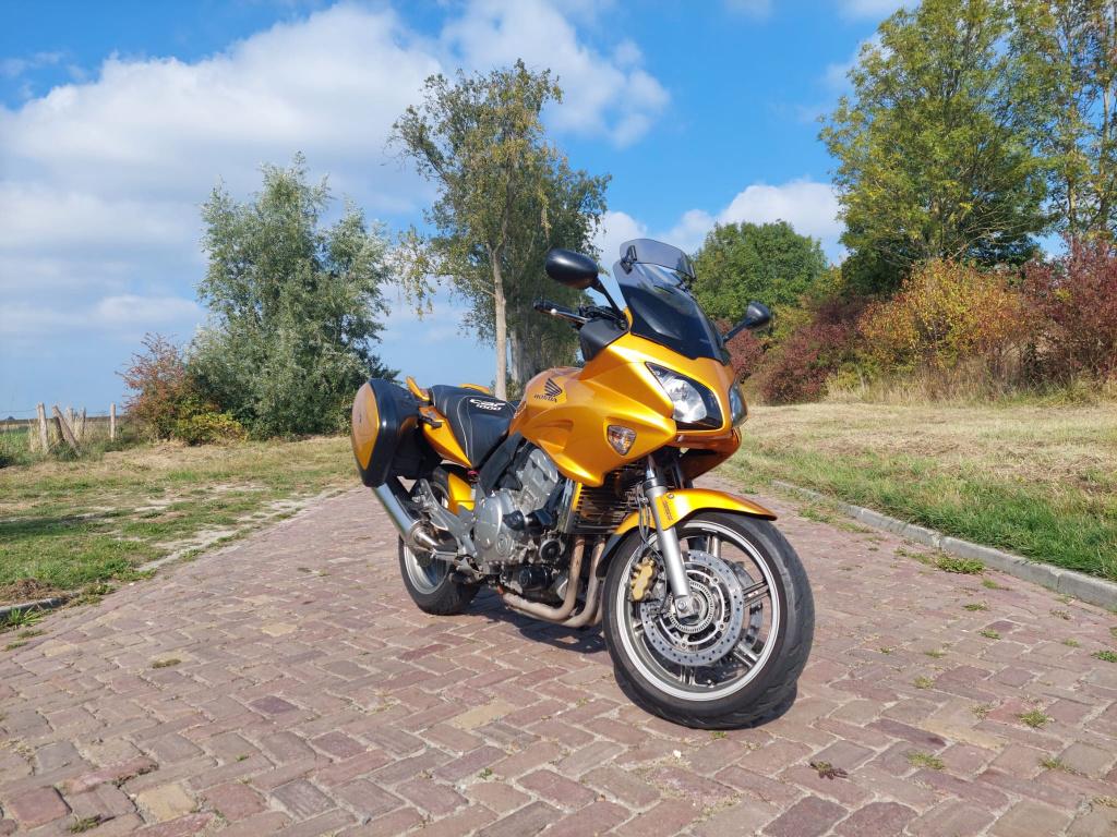 CBF 1000 A - Special Edition !, Motoren, Motoren | Honda, Occasion, 4 cilinders, Motorrijbewijs A, Particulier