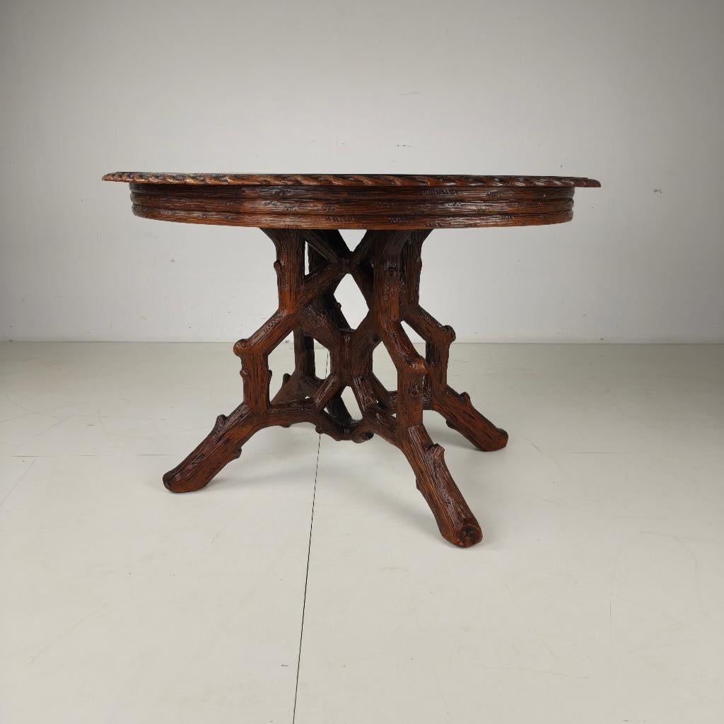 Eettafel in Zwarte Woud-stijl door Horrix – circa 1880, Antiek en Kunst, Ophalen of Verzenden