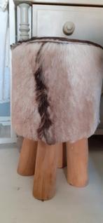 Kruk van geiten vel. Beige / bruin, Ophalen, Hout