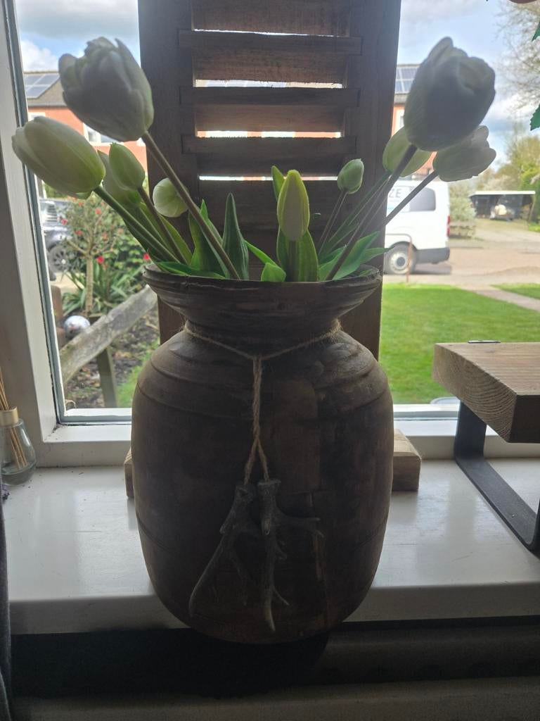 Mooie bos tulpen in Napolese pot, Huis en Inrichting, Woonaccessoires | Vazen, Overige materialen, 50 tot 75 cm, Wit, Ophalen of Verzenden