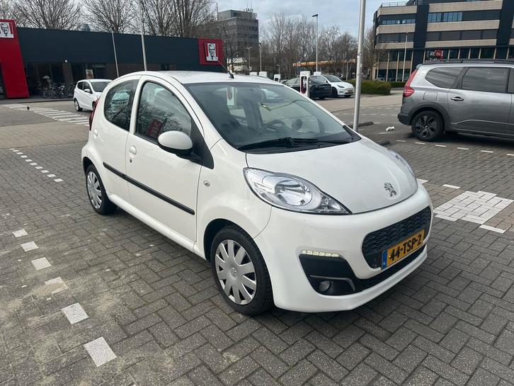 Peugeot 107 1.0-12V Facelift 5DRS 2012 Apk - nieuw koppeling, Auto's, Peugeot, Particulier, ABS, Airbags, Airconditioning, Alarm