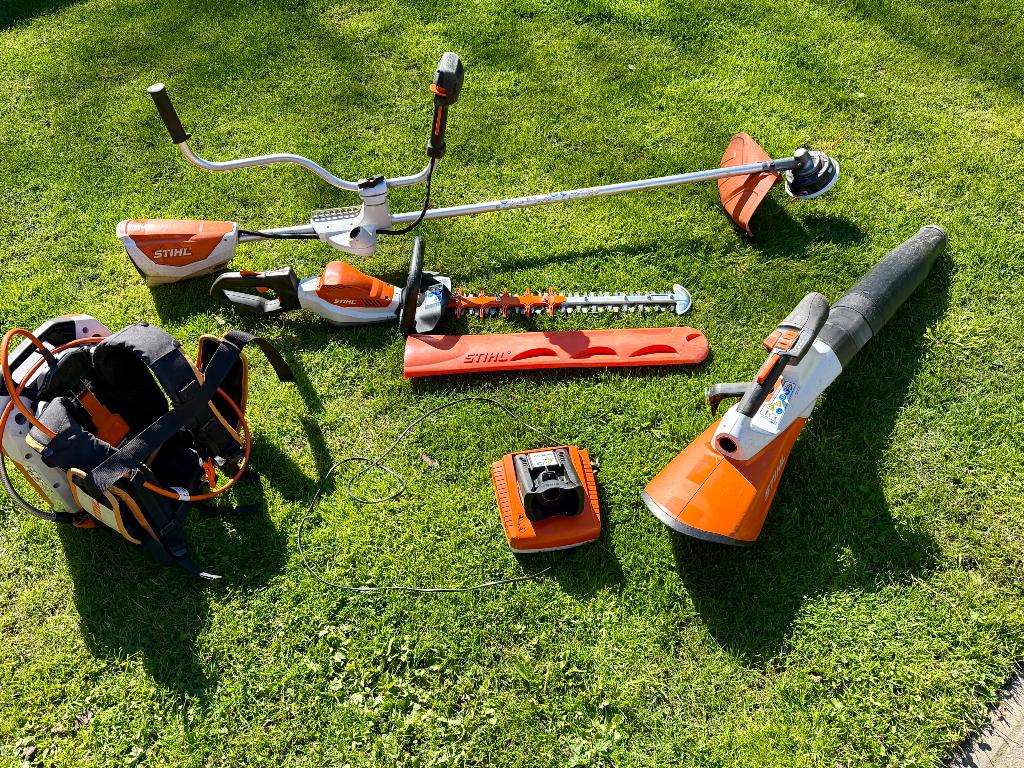 stihl tuinmachines op accu compleet set accuset, Tuin en Terras, Hand-tuingereedschap, Ophalen, Gebruikt, Overige soorten, Stihl