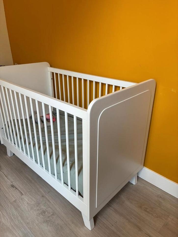 Ledikant / babybed incl matras | Wit | 125x65 | Massief hout, Kinderen en Baby's, Babywiegjes en Ledikanten, Gebruikt, Ledikant