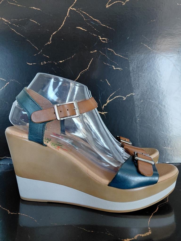 Leren Marila sandalen 40, Kleding | Dames, Schoenen, Zo goed als nieuw, Sandalen of Muiltjes, Verzenden