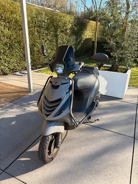 Piaggio Zip 4T Geel Kenteken – Start & Rijdt Perfect –, Fietsen en Brommers, Brommers | Overige merken, Gebruikt, Maximaal 45 km/u