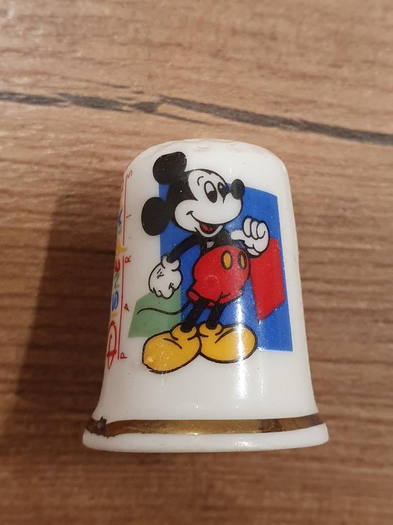Vingerhoedjes Disneyland Parijs 2 verschillende, Ophalen of Verzenden, Zo goed als nieuw