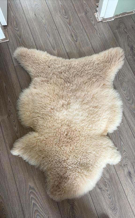 Schapenvacht wit (ca 85cm lang), Ophalen, Zo goed als nieuw