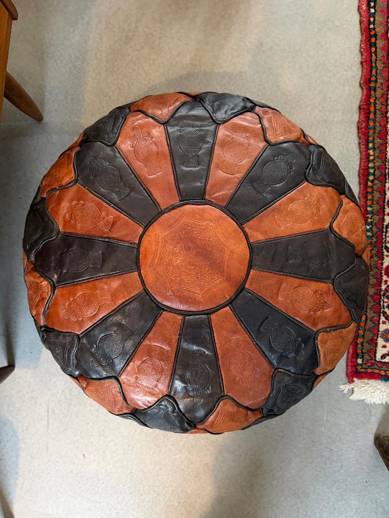 Vintage Marokkaanse poef, patchwork leren poef, Huis en Inrichting, Banken | Voetenbanken en Poefen, Ophalen, Gebruikt, -, -