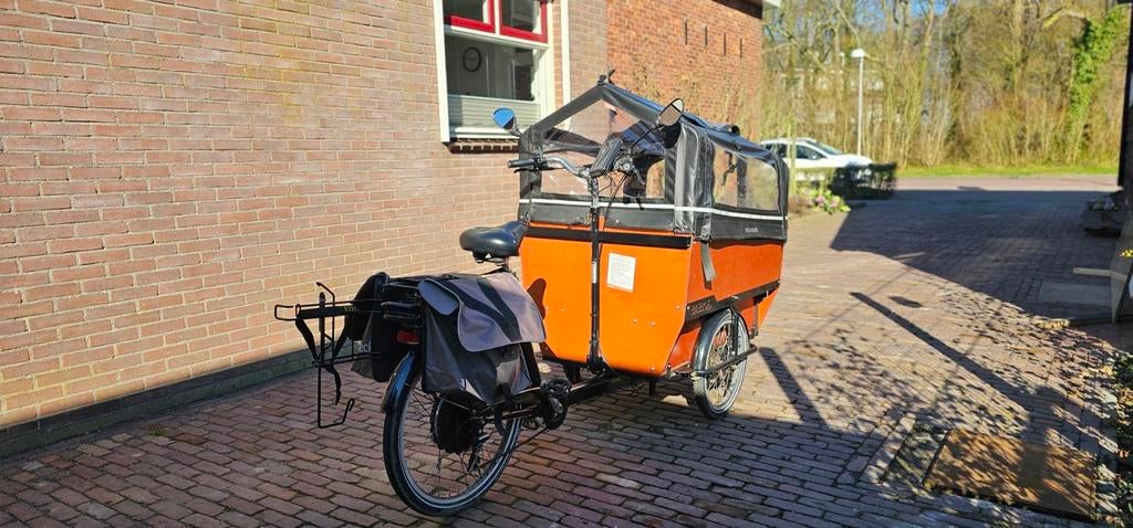 Babboe Max E bakfiets met 3 accu's en plek voor 6 kinderen, Fietsen en Brommers, Ophalen, Gebruikt, 4 kinderen of meer