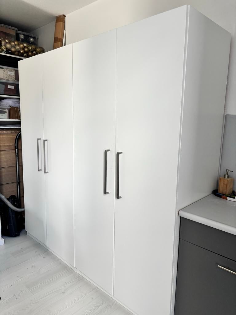 2x IKEA Pax Kast Wit - 100x200x60 cm met planken en manden, Ophalen, Met plank(en), Gebruikt, 200 cm of meer