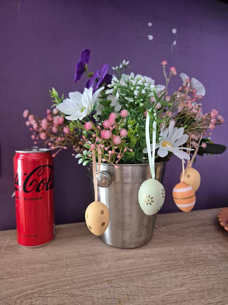 Handgemaakte Paasdecoratie met bloemen en paaseieren, Diversen, Ophalen of Verzenden, Nieuw