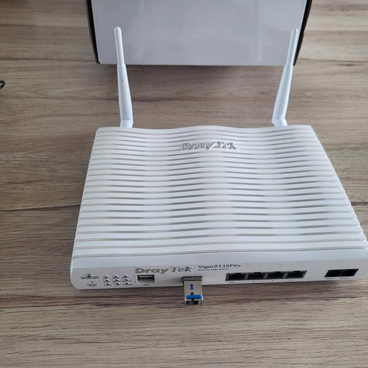 DrayTek Vigor2132FVn Security Giga Router, Computers en Software, Routers en Modems, Zo goed als nieuw, Router, Ophalen of Verzenden