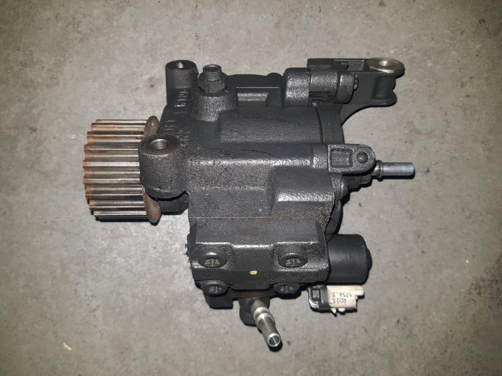 Dieselpomp Mercedes-Benz A 1.5 A-180 CDI 16V 2015, Ophalen of Verzenden