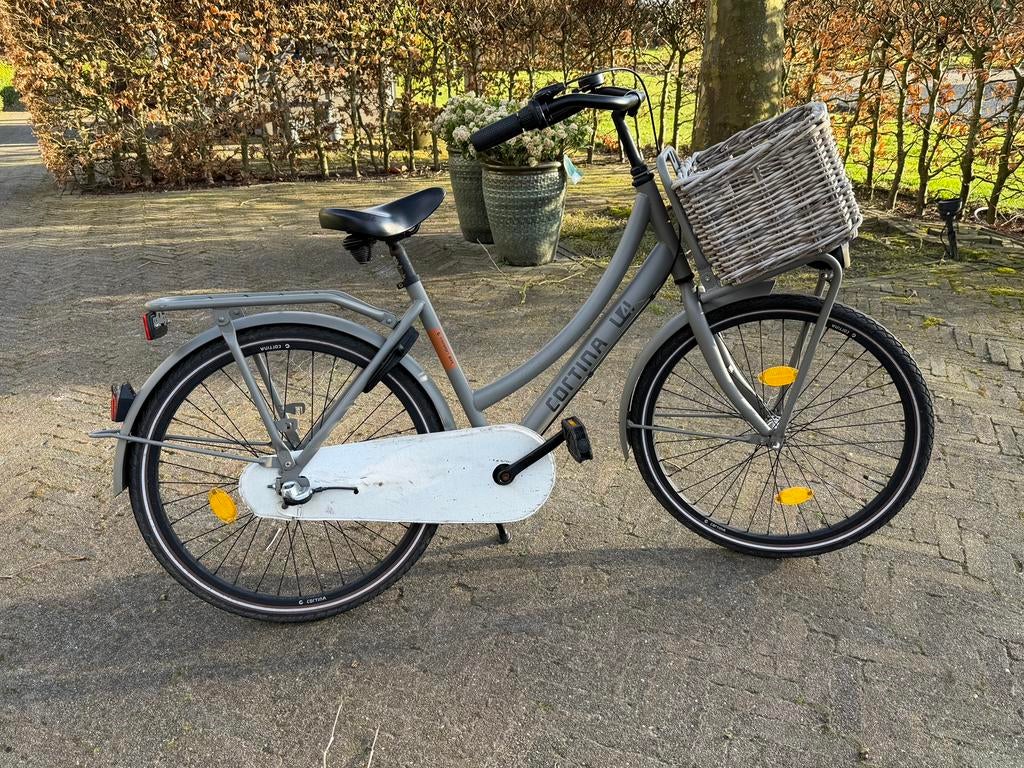 Meisjesfiets Cortina U4 – 26 inch – Mat grijs – mandje, Fietsen en Brommers, Fietsen | Dames | Damesfietsen, Ophalen, Zo goed als nieuw