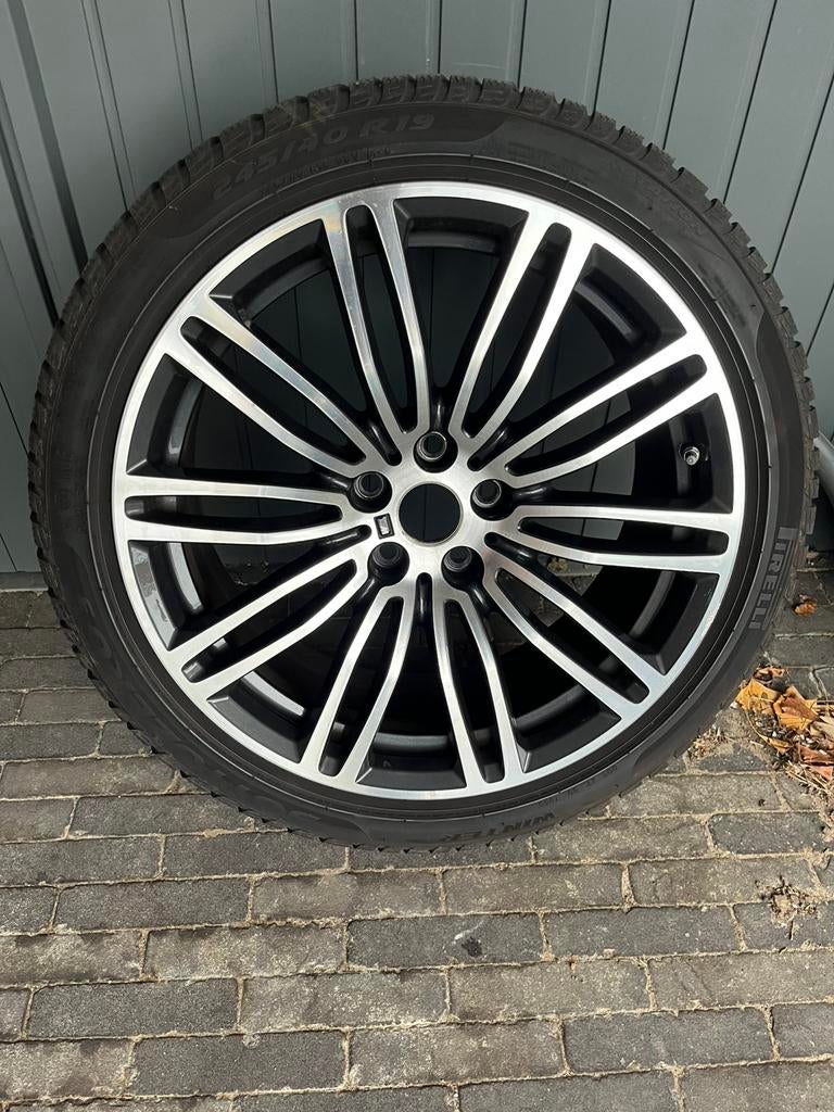 Originele 19” M-velgen BMW 5 serie met Pirelli winterbanden, 245 mm, Banden en Velgen, Winterbanden, Ophalen