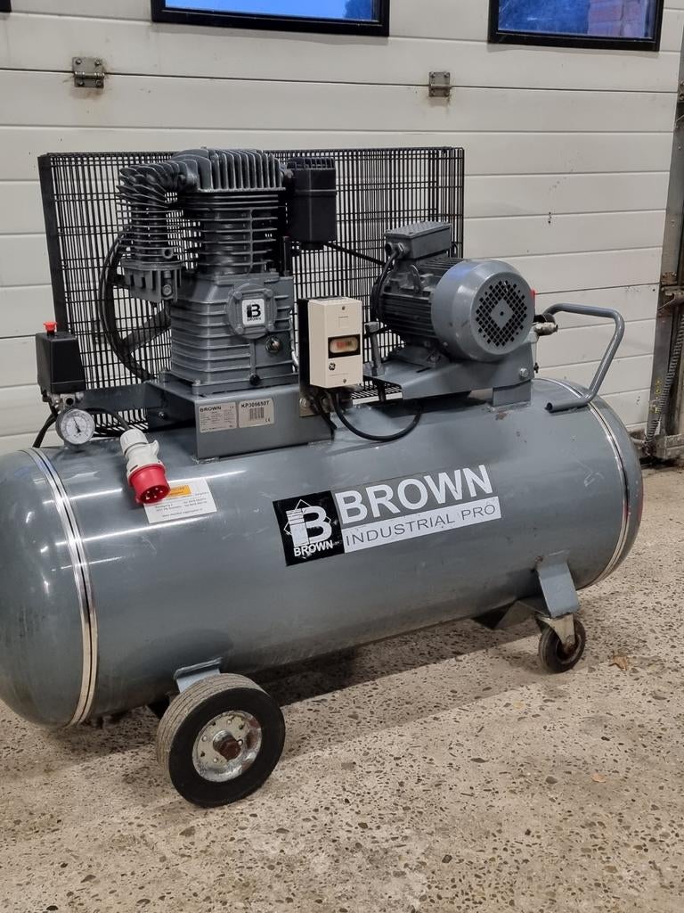 Compressor, Doe-het-zelf en Verbouw, Compressors, Gebruikt, Mobiel, 10 bar of meer, 100 liter of meer