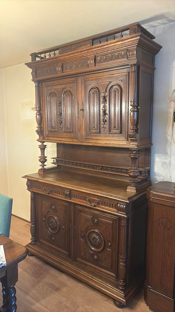 Antieke henri deux buffetkast, Ophalen