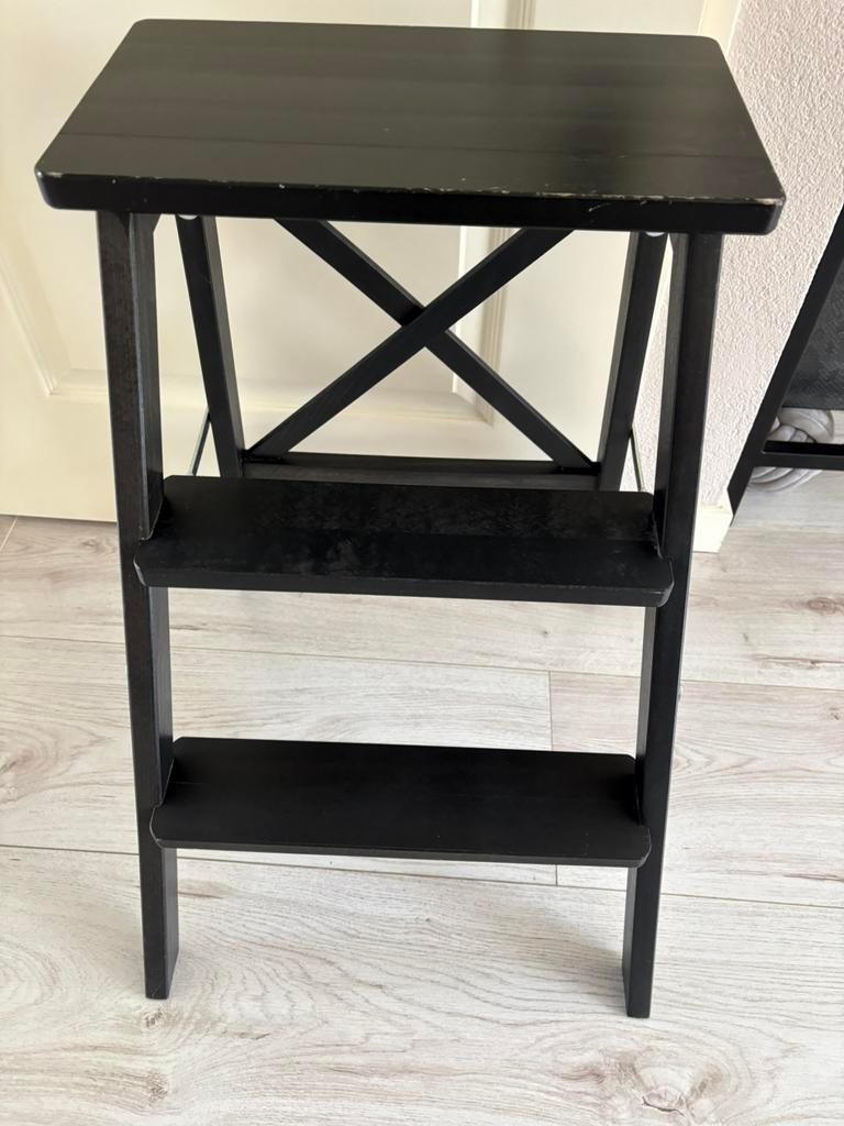 Trapje/ opstapje, Ophalen, Zo goed als nieuw