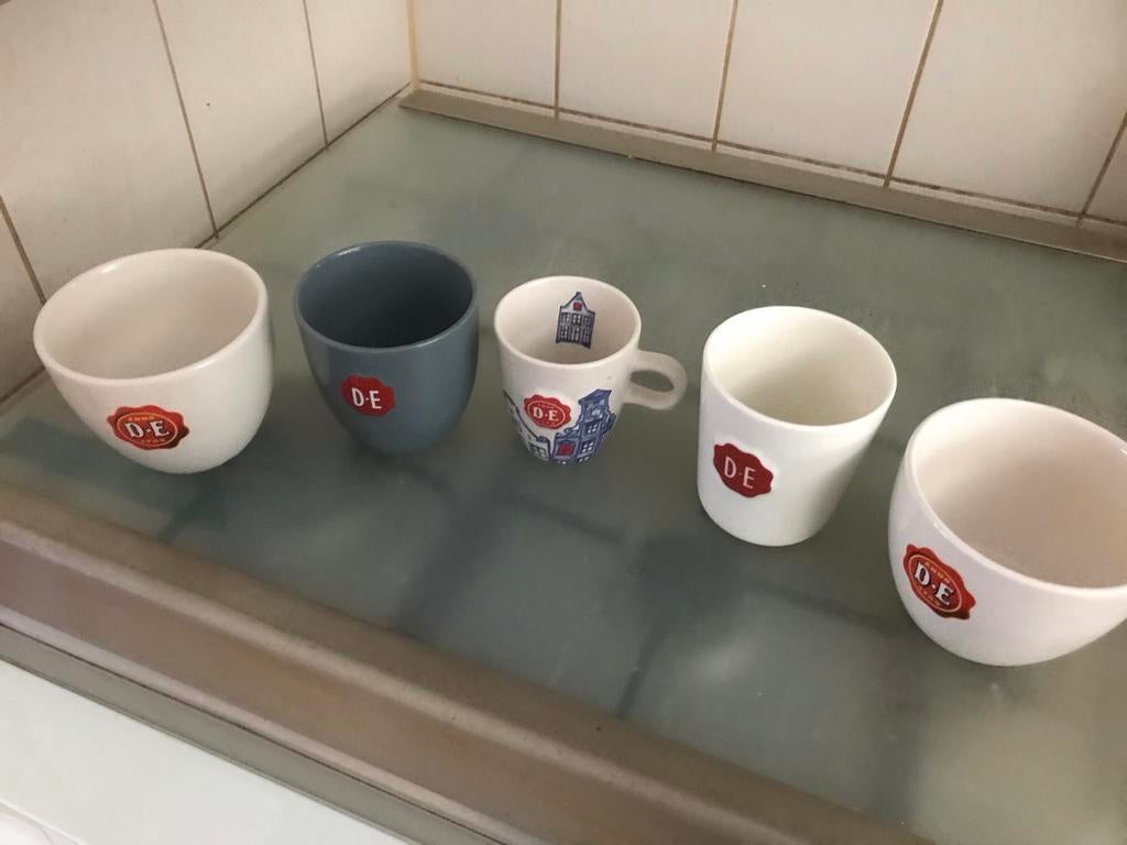 Diverse Douwe Egberts koffiekopjes en mokken, Huis en Inrichting, Keuken | Servies, Gebruikt, Keramiek, Ophalen of Verzenden, Overige stijlen