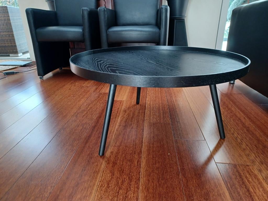 Zwarte ronde salontafel met metalen poten, Huis en Inrichting, Tafels | Salontafels, 50 tot 100 cm, Modern, Scandinavisch, Rond
