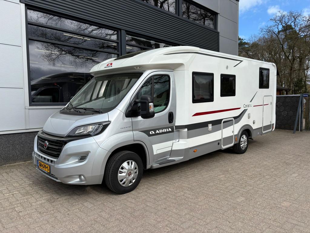 Adria CORAL S 670SL | AUTOMAAT | ENKELE BEDDEN | (bj 2015), Caravans en Kamperen, Campers, Automaat, Ringverwarming, Bedrijf, Diesel