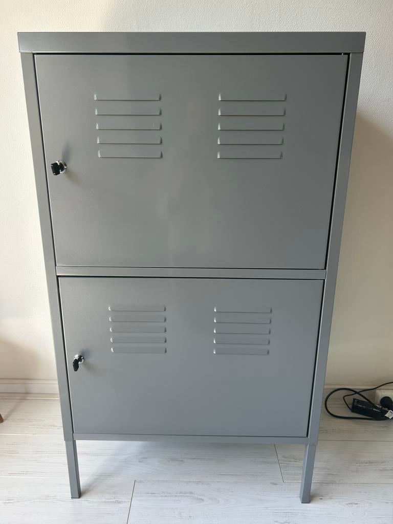 IKEA PS kast - Grijs metalen locker, Ophalen, Zo goed als nieuw