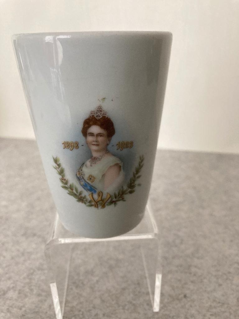 Wilhelmina beker 1898 -1923, Verzamelen, Verzenden, Zo goed als nieuw, Nederland, Servies