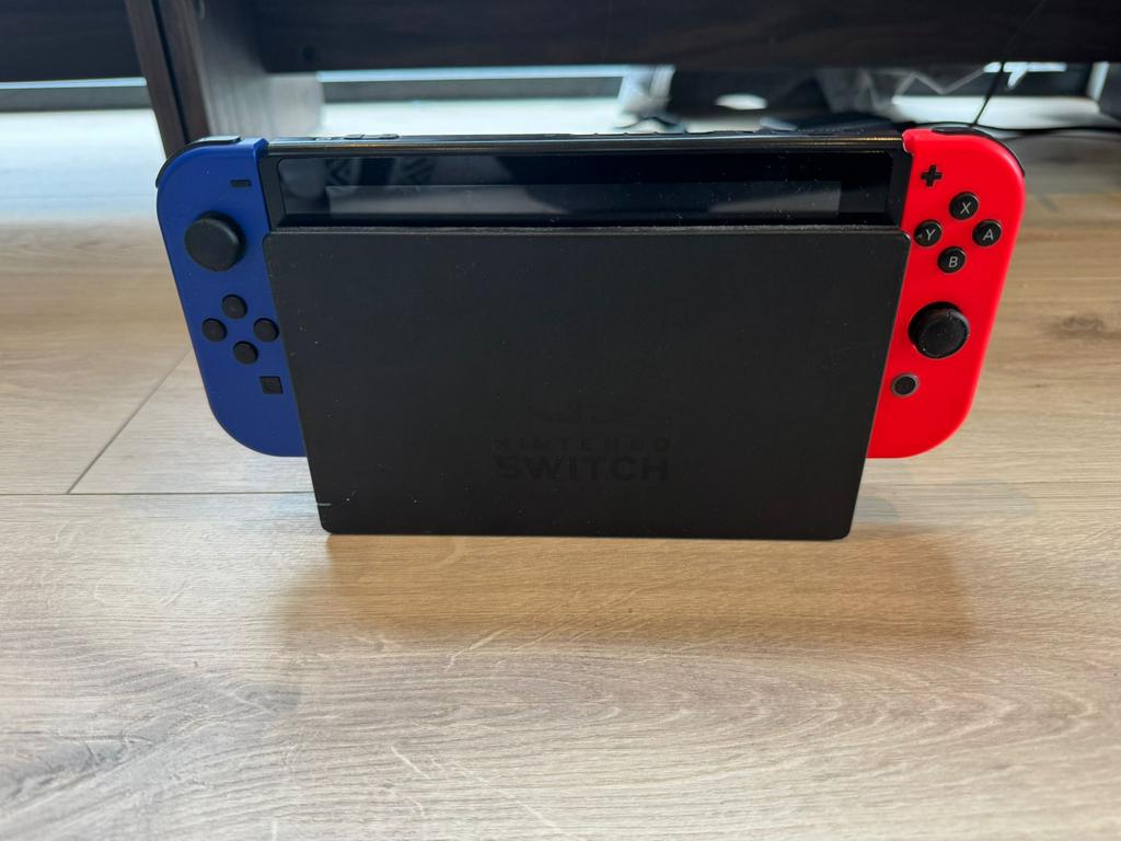 Nintendo switch goede conditie, Spelcomputers en Games, Spelcomputers | Nintendo Switch, Ophalen of Verzenden, Zo goed als nieuw