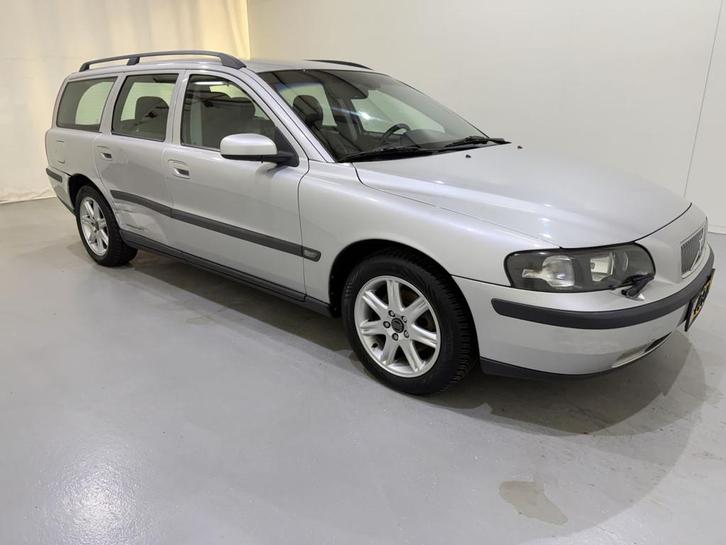 Volvo V70 2.4 Edition II Clima (bj 2004), Auto diversen, Schadeauto's, Volvo, Handgeschakeld, Benzine, Stationwagon, Zilver of Grijs