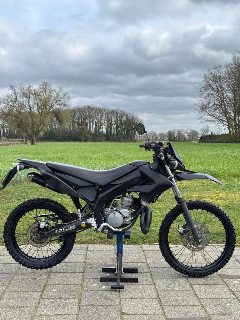 Derbi senda xtreme 2016 50 cc, Fietsen en Brommers, Brommers | Derbi, Ophalen of Verzenden, Zo goed als nieuw