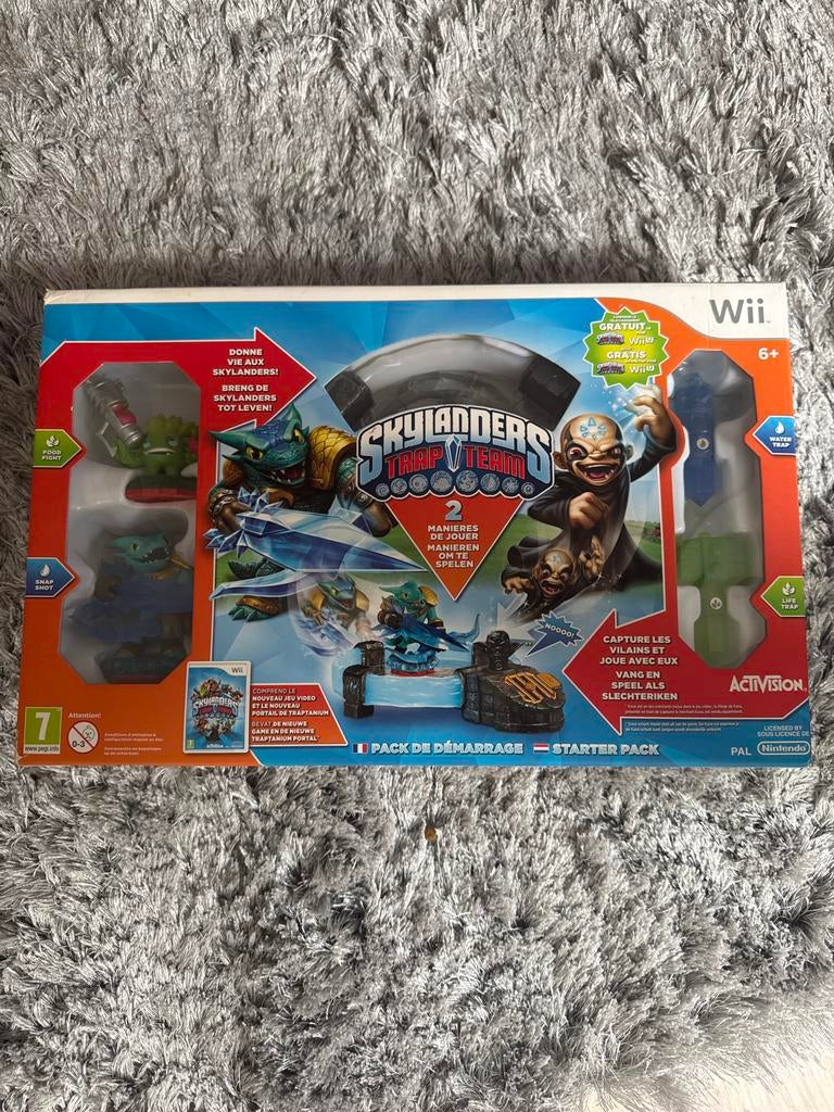 Skylanders Trap Team Starter Pack Wii (compleet), Spelcomputers en Games, Games | Nintendo Wii, Avontuur en Actie, Eén computer