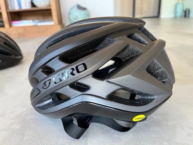Fietshelm GIRO Agilis MIPS, Giro, Zo goed als nieuw, Heer of Dame, Ophalen