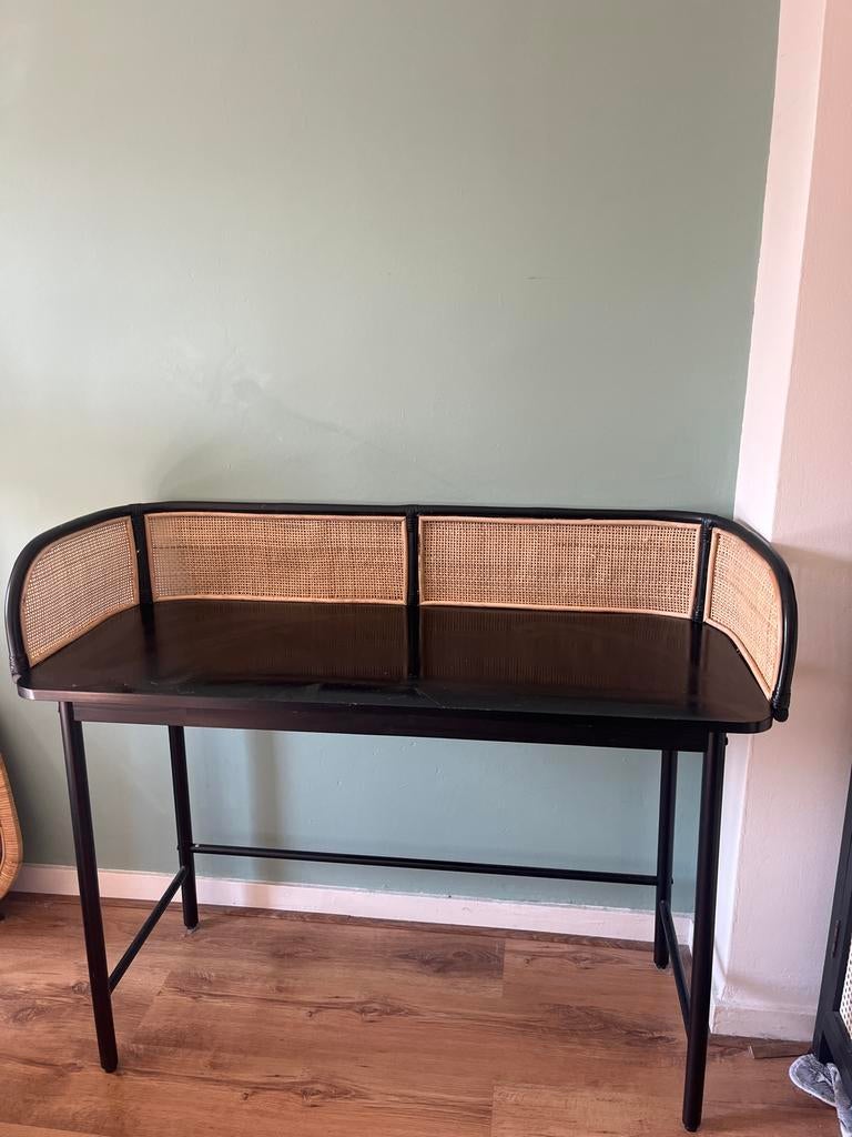 Rotan zwart bureau van Karwei, Ophalen, Gebruikt