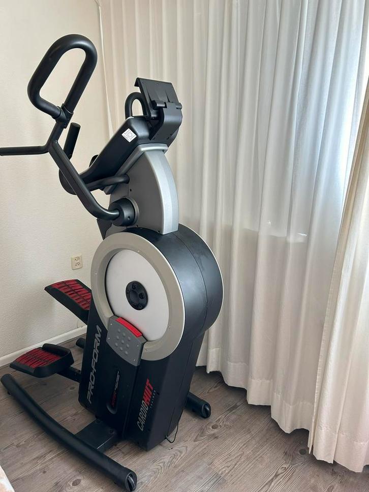 HIIT eleprische crosstrainer/stepmachine van proform, Sport en Fitness, Fitnessmaterialen, Zo goed als nieuw, Overige typen, Rug